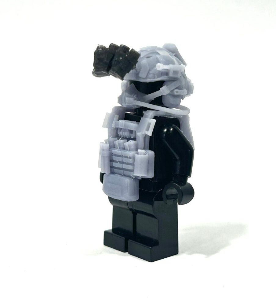 BrickRaidz HALO JUMPER v2 with flippable NVG for Minifigures